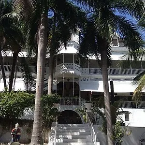 Hotell Oloffson, Musseau